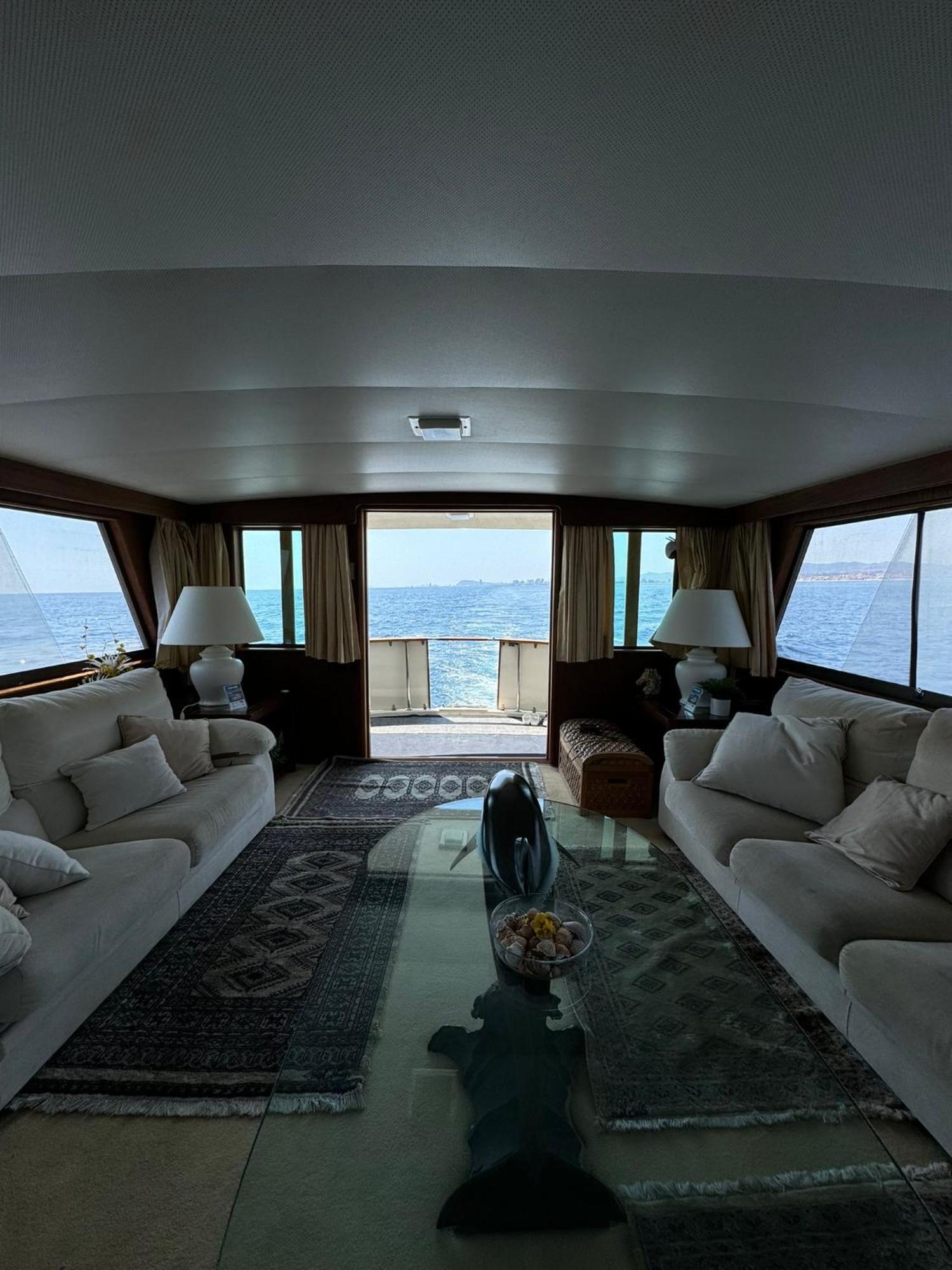 Hotel Yacht Our Alissa Sant Adrià de Besòs Exteriör bild